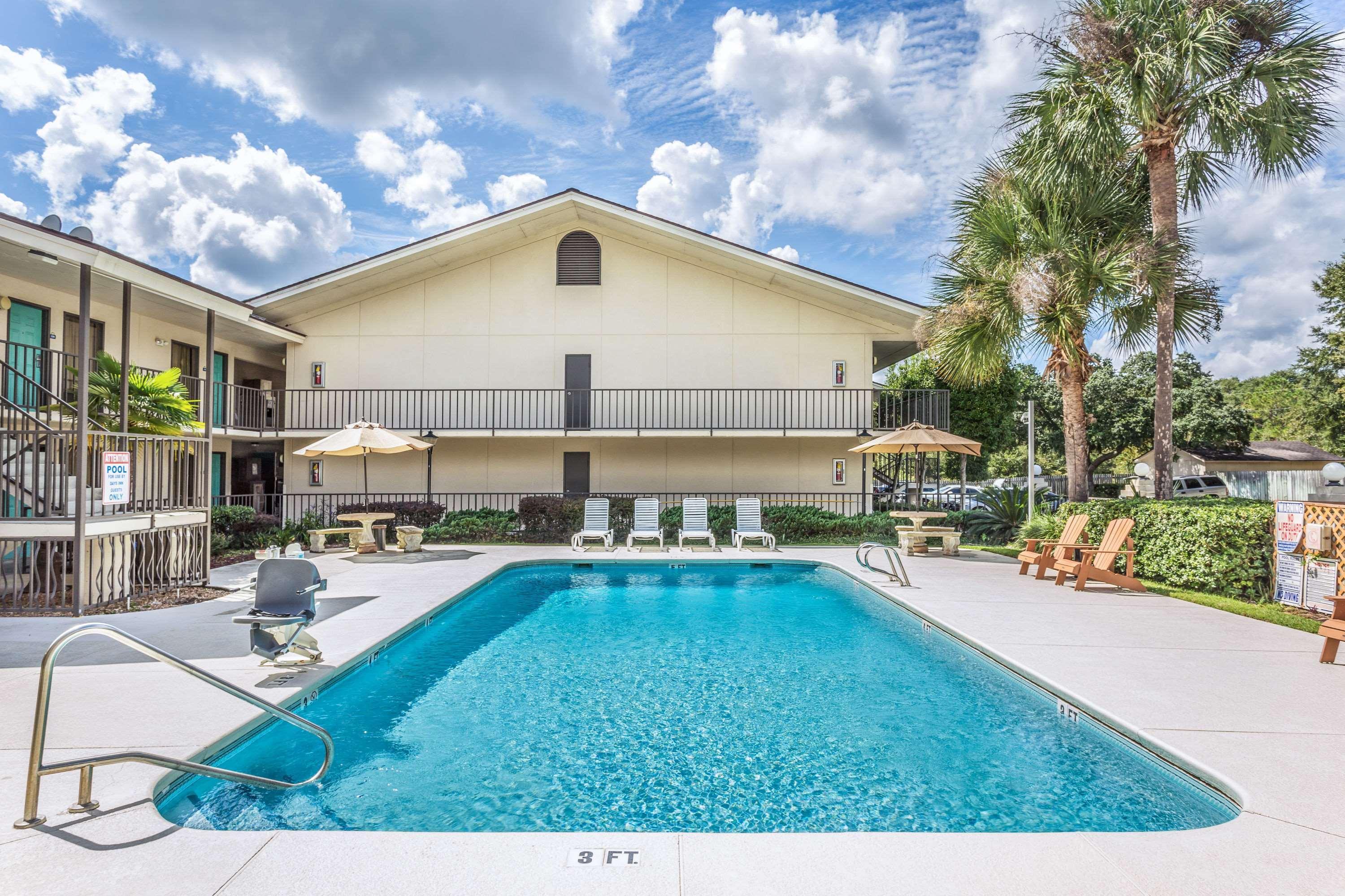 Days Inn by Wyndham Lake Park/Valdosta Bagian luar foto