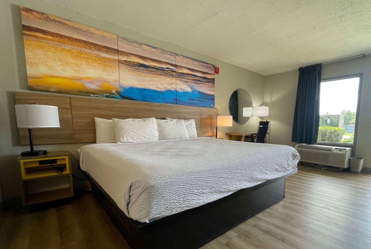 Days Inn by Wyndham Lake Park/Valdosta Bagian luar foto