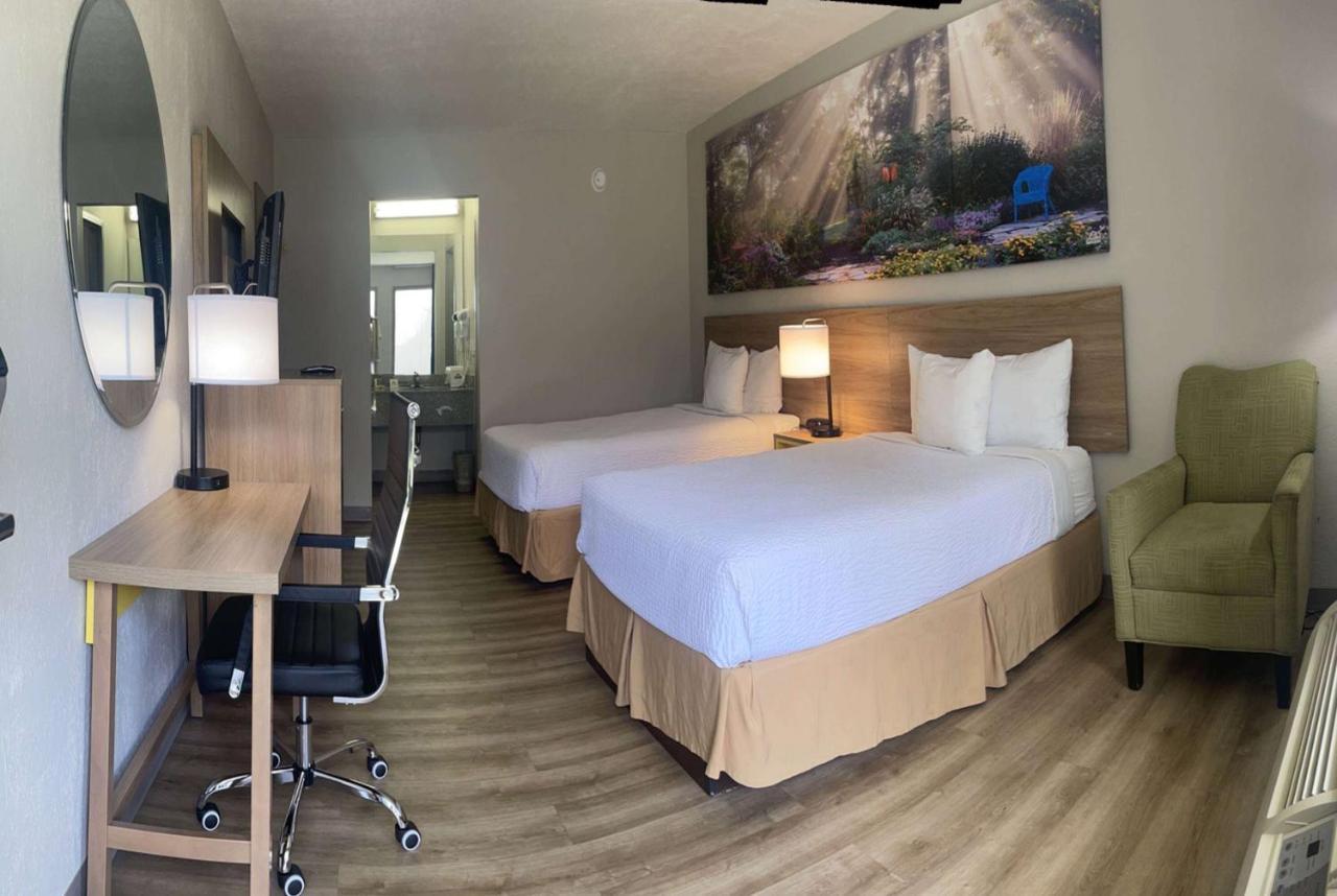 Days Inn by Wyndham Lake Park/Valdosta Bagian luar foto